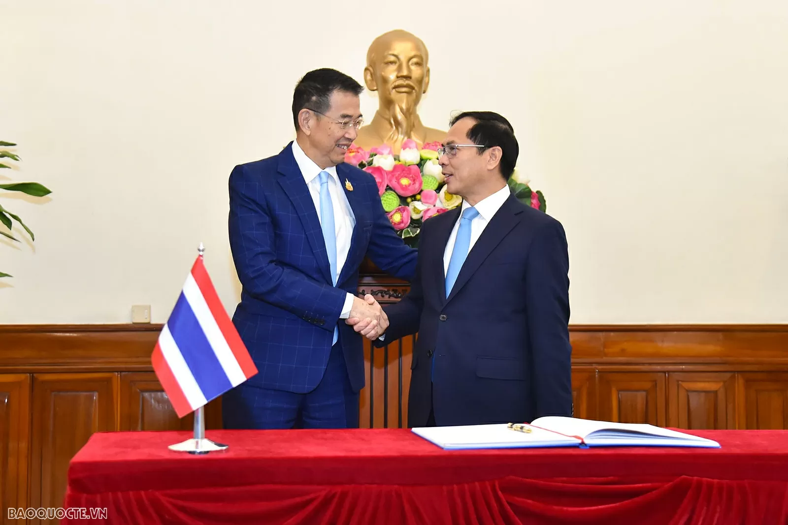Hai bên triển khai đều đặn các hoạt động tiếp xúc cấp cao. Đồng thời, hai bên duy trì cơ chế hợp tác Ủy ban Hỗn hợp về hợp tác song phương cấp Bộ trưởng Ngoại giao (lần thứ 5 vào 4/2024) và Tham khảo Chính trị cấp Thứ trưởng Ngoại giao (lần thứ 10 vào 9/2024). Hai bên triển khai đều đặn các hoạt động tiếp xúc cấp cao. Đồng thời, hai bên duy trì cơ chế hợp tác Ủy ban Hỗn hợp về hợp tác song phương cấp Bộ trưởng Ngoại giao (lần thứ 5 vào 4/2024) và Tham khảo Chính trị cấp Thứ trưởng Ngoại giao (lần thứ 10 vào 9/2024).