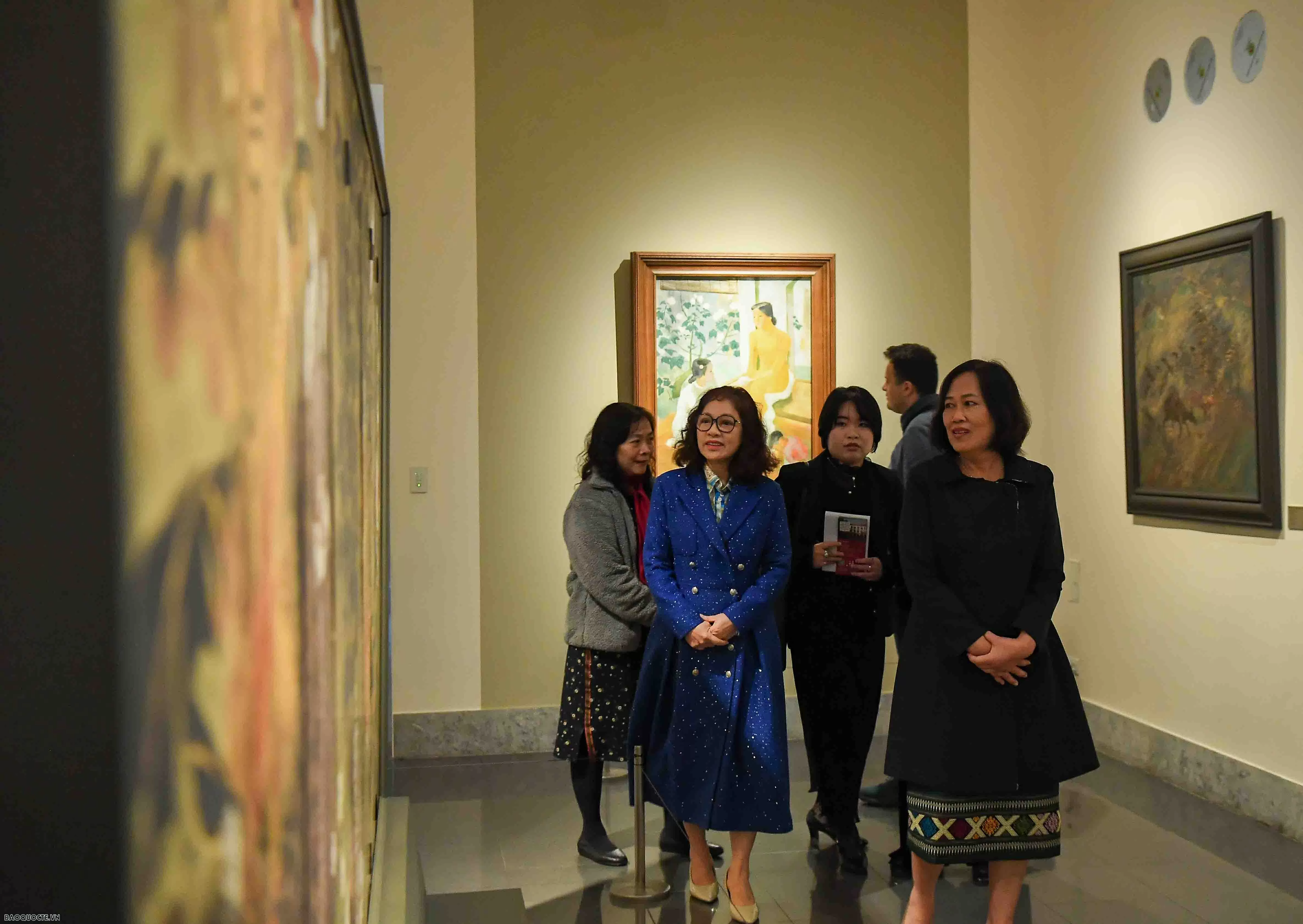 Phu nhân Bộ trưởng Ngoại giao Việt Nam và Thái Lan tham quan Bảo tàng Mỹ thuật
