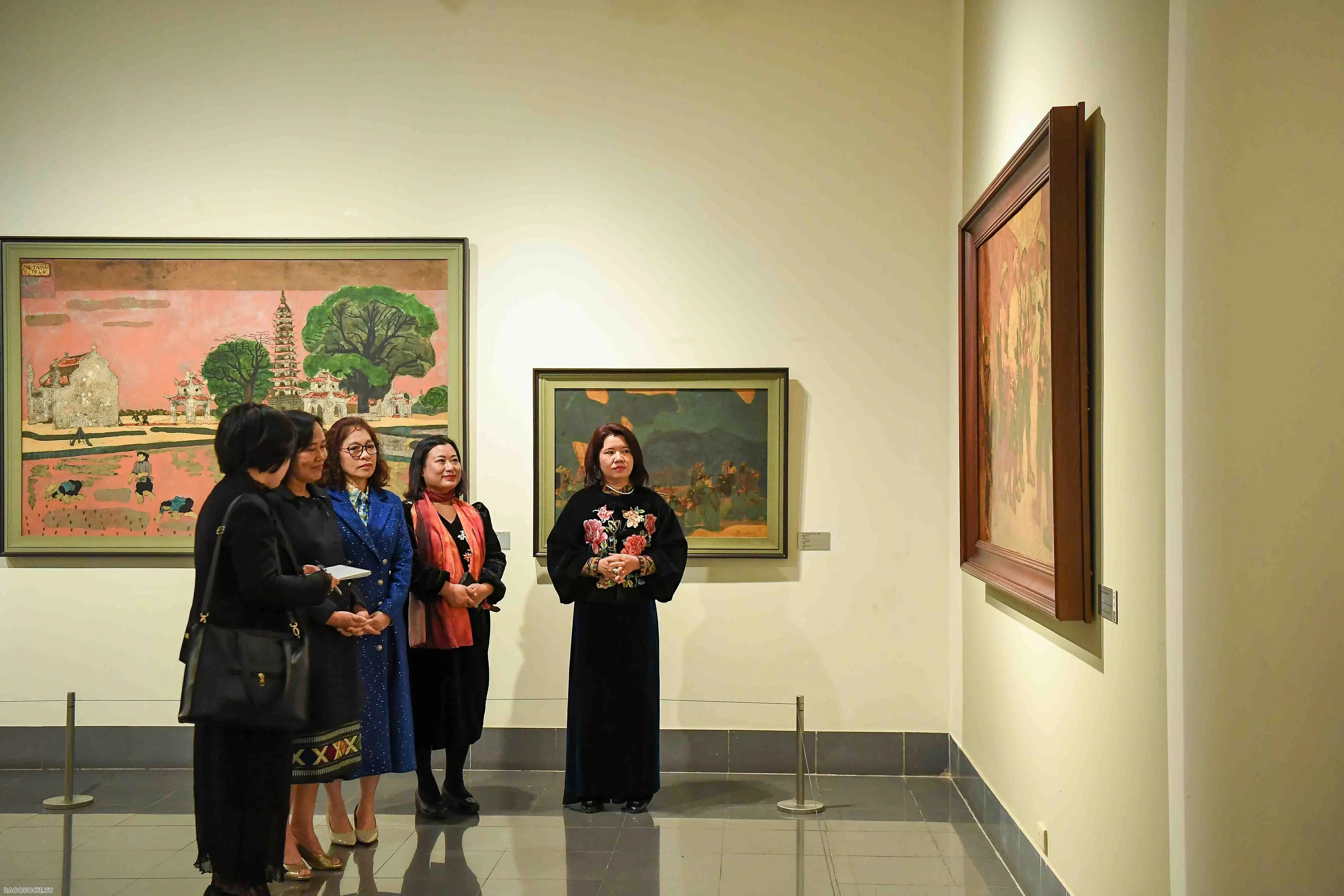 Phu nhân Bộ trưởng Ngoại giao Việt Nam và Thái Lan tham quan Bảo tàng Mỹ thuật Phu nhân Bộ trưởng Ngoại giao Việt Nam và Thái Lan tham quan Bảo tàng Mỹ thuật