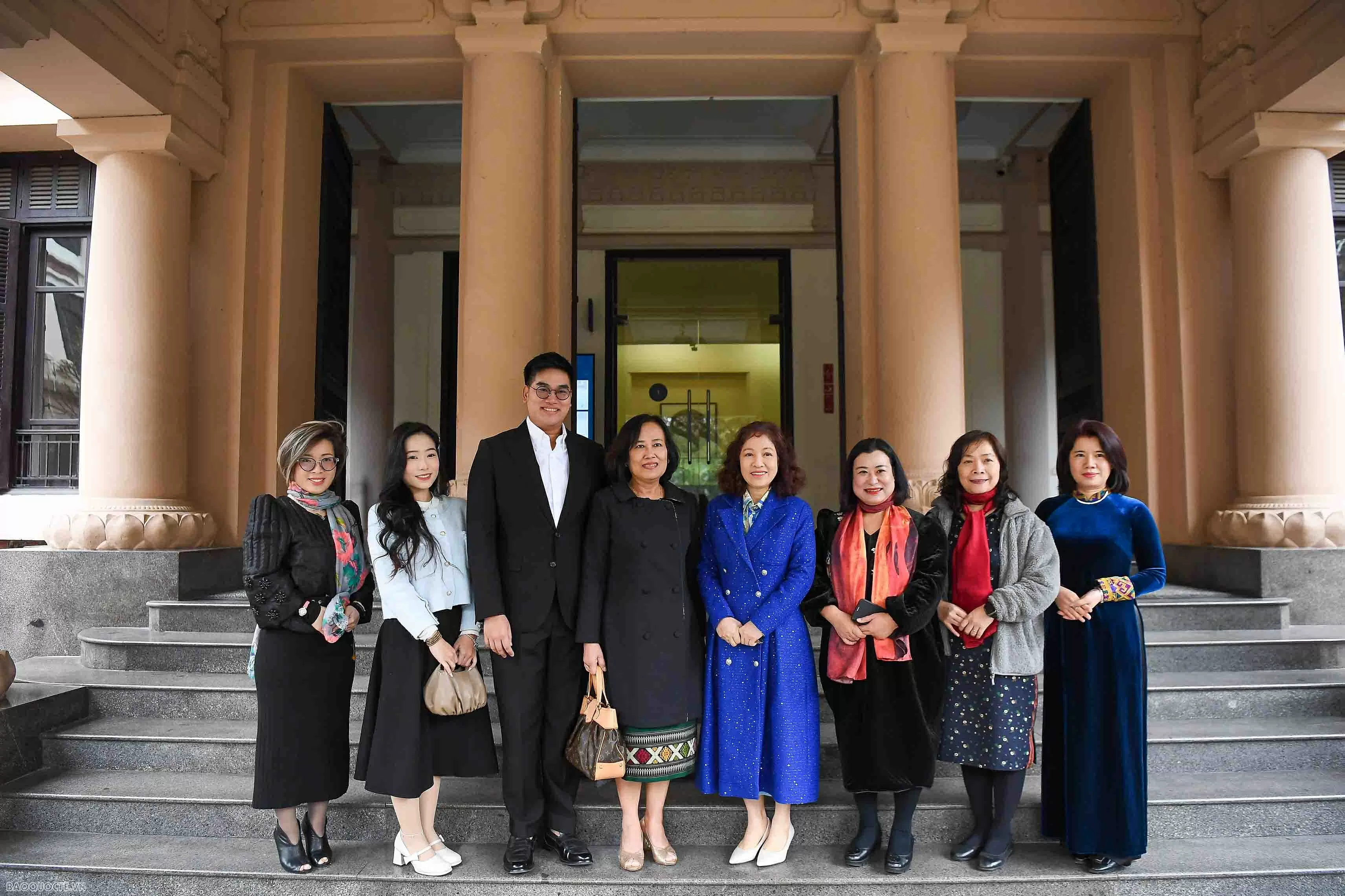 Phu nhân Bộ trưởng Ngoại giao Việt Nam và Thái Lan tham quan Bảo tàng Mỹ thuật