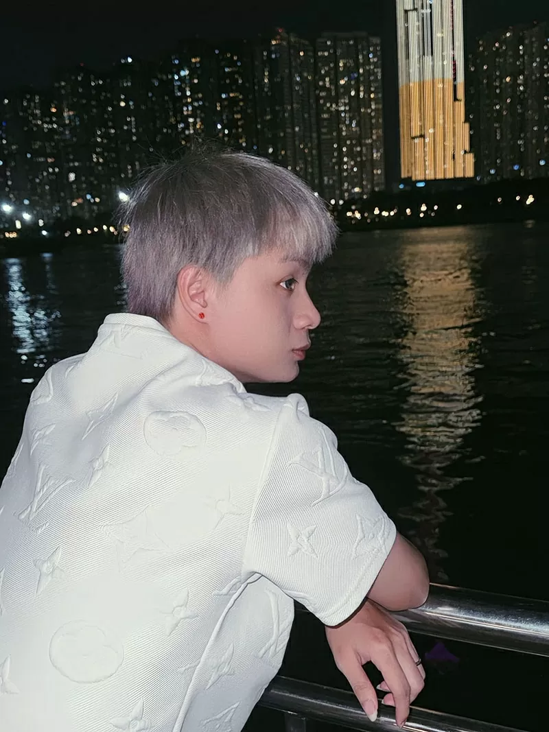 Năm 2021, Gia Hoàng quyết định chuyển hướng sang Free Fire và nhanh chóng thu hút đông đảo người theo dõi. Năm 2021, Gia Hoàng quyết định chuyển hướng sang Free Fire và nhanh chóng thu hút đông đảo người theo dõi.