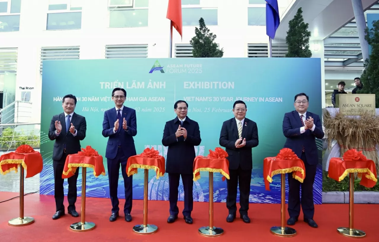 30 năm mái nhà chung Việt Nam-ASEAN: Vì hòa bình, ổn định và thịnh vượng khu vực 30 năm mái nhà chung Việt Nam-ASEAN: Vì hòa bình, ổn định và thịnh vượng khu vực