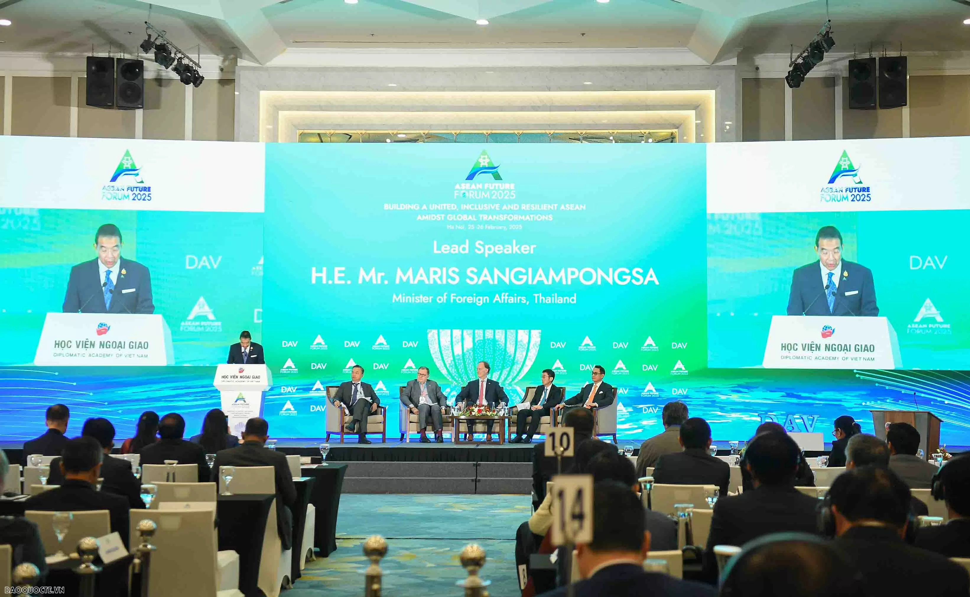 undefined Diễn đàn tương lai ASEAN. Phiên toàn thể thứ nhất: “Các xu hướng lớn tác động tới ASEAN và thế giới đến năm 2035”, ngày 25/2/2025. (Ảnh: Nguyễn Hồng)