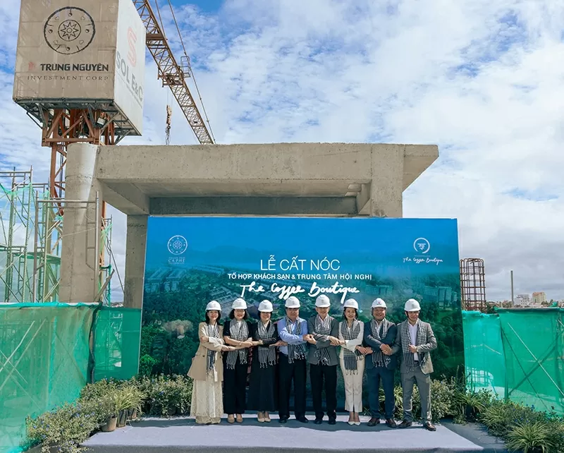 Sự quan tâm của Lãnh đạo sở ngành tỉnh Đắk Lắk và chung tay đồng hành của các đối tác kỳ vọng sớm đưa Tổ hợp khách sạn & Trung tâm hội nghị The Coffee Boutique vào khai thác vận hành, trở thành một biểu tượng mới của Buôn Ma Thuột. Sự quan tâm của Lãnh đạo sở ngành tỉnh Đắk Lắk và chung tay đồng hành của các đối tác kỳ vọng sớm đưa Tổ hợp khách sạn & Trung tâm hội nghị The Coffee Boutique vào khai thác vận hành, trở thành một biểu tượng mới của Buôn Ma Thuột.
