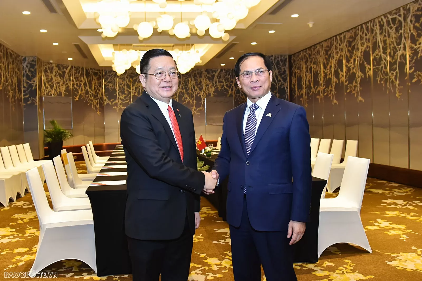 Phó Thủ tướng, Bộ trưởng Ngoại giao Bùi Thanh Sơn tiếp Tổng Thư ký ASEAN Kao Kim Hourn Phó Thủ tướng, Bộ trưởng Ngoại giao Bùi Thanh Sơn tiếp Tổng thư ký ASEAN Kao Kim Hourn