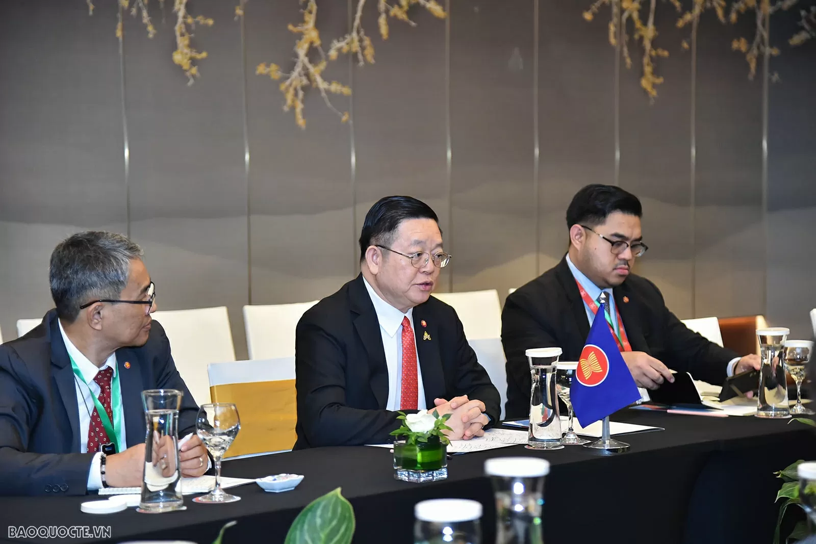 Phó Thủ tướng, Bộ trưởng Ngoại giao Bùi Thanh Sơn tiếp Tổng thư ký ASEAN Kao Kim Hourn