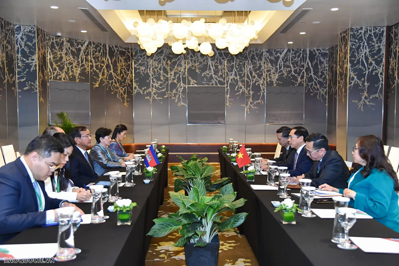 Việt Nam-Campuchia: ASEAN là chỗ dựa để hai nước bảo đảm mục tiêu an ninh, phát triển Việt Nam-Campuchia: ASEAN là chỗ dựa để hai nước bảo đảm mục tiêu an ninh, phát triển