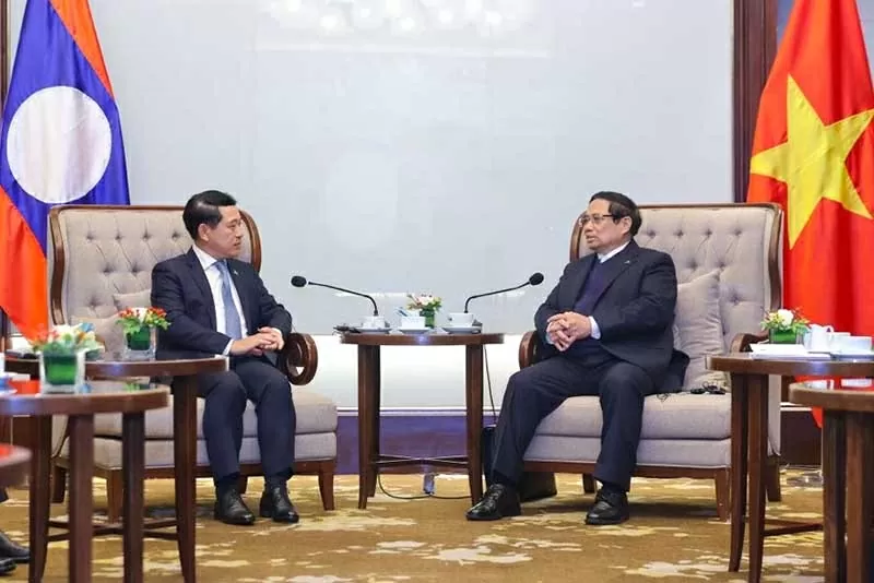 Thủ tướng Phạm Minh Chính tiếp Phó Thủ tướng Lào Saleumxay Kommasith. (Nguồn: VGP)