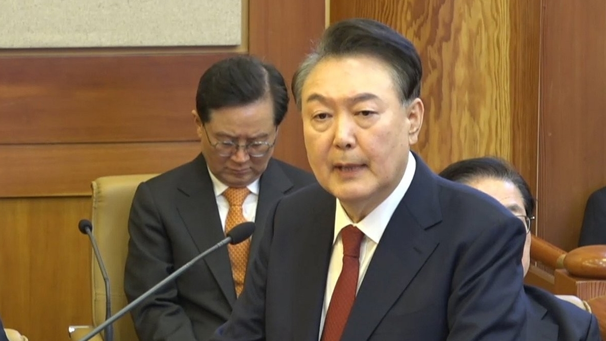 han quoc 190000 chu ky phan doi luan toi tong thong ong yoon suk yeol xin loi nguoi dan