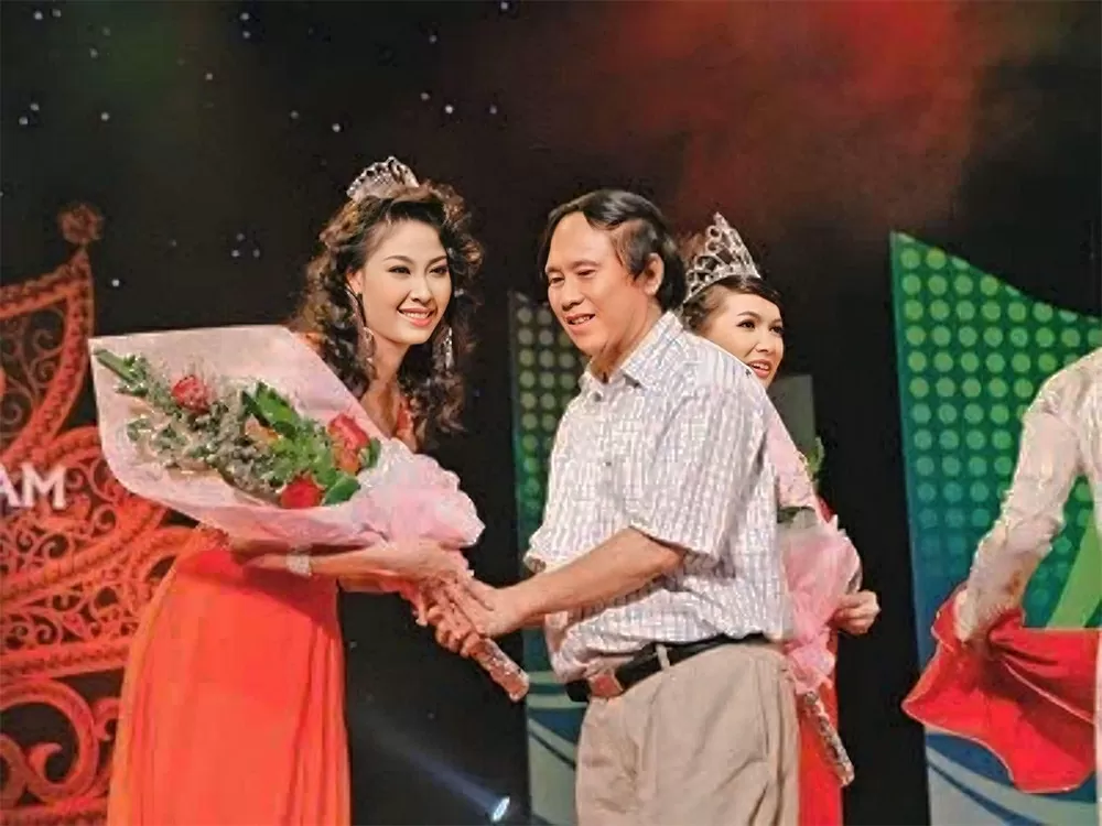 Hoa hậu Hà Kiều Anh xúc động nhớ về những ỷ niệm với cố nhà thơ, nhà báo Dương Kỳ Anh