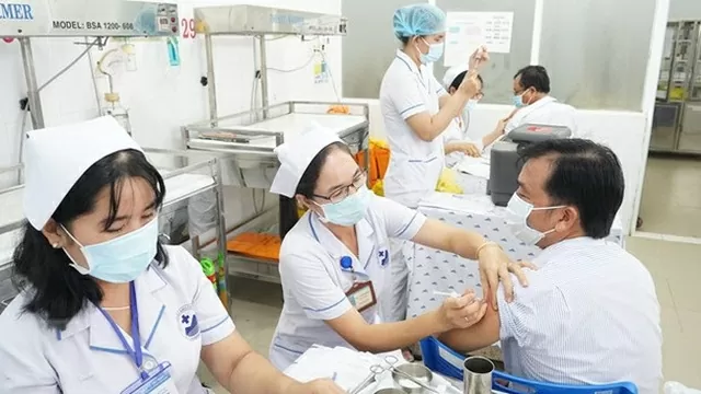 Ngày Thầy thuốc Việt Nam (27/2): Nghĩ về đạo đức nghề y càng thêm yêu và trân quý những người mặc áo áo plouse trắng Ngày Thầy thuốc Việt Nam (27/2): Nghĩ về đạo đức nghề y càng thêm yêu và trân quý những người mặc áo áo plouse trắng