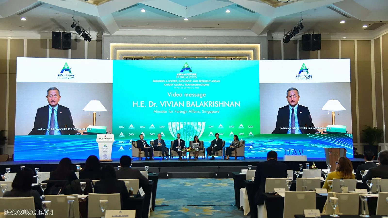 Chiều ngày 26/2, Phiên toàn thể thứ tư: “Quản trị các công nghệ mới nổi nhằm đảm bảo an ninh toàn diện” ASEAN Future 2025. (Ảnh: Tuấn Anh) Chiều ngày 26/2, Phiên toàn thể thứ tư: “Quản trị các công nghệ mới nổi nhằm đảm bảo an ninh toàn diện” ASEAN Future 2025. (Ảnh: Tuấn Anh)