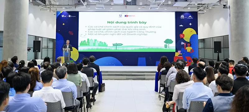 Ảnh toàn cảnh tại Hội thảo tập huấn Đường đến Phát thải ròng bằng 0