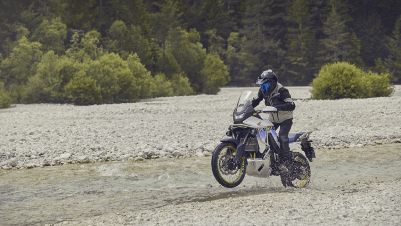 Honda ra mắt phiên bản nâng cấp - XL750 Transalp 2025, giá bán từ 290 triệu đồng