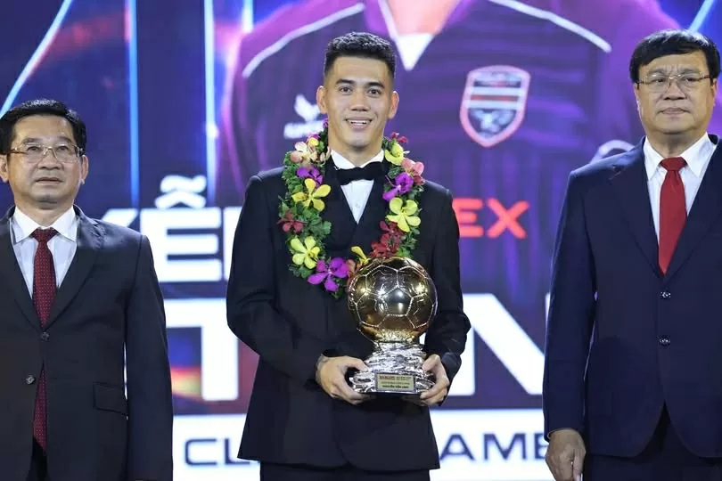 Trao giải Quả bóng vàng Việt Nam 2024: Lần đầu cho Tiến Linh Trao giải Quả bóng vàng Việt Nam 2024: Lần đầu cho Tiến Linh