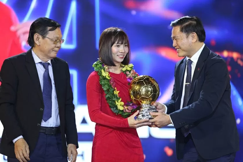 Trao giải Quả bóng vàng Việt Nam 2024: Lần đầu cho tiền đạo Tiến Linh Trao giải Quả bóng vàng Việt Nam 2024: Lần đầu cho tiền đạo Tiến Linh