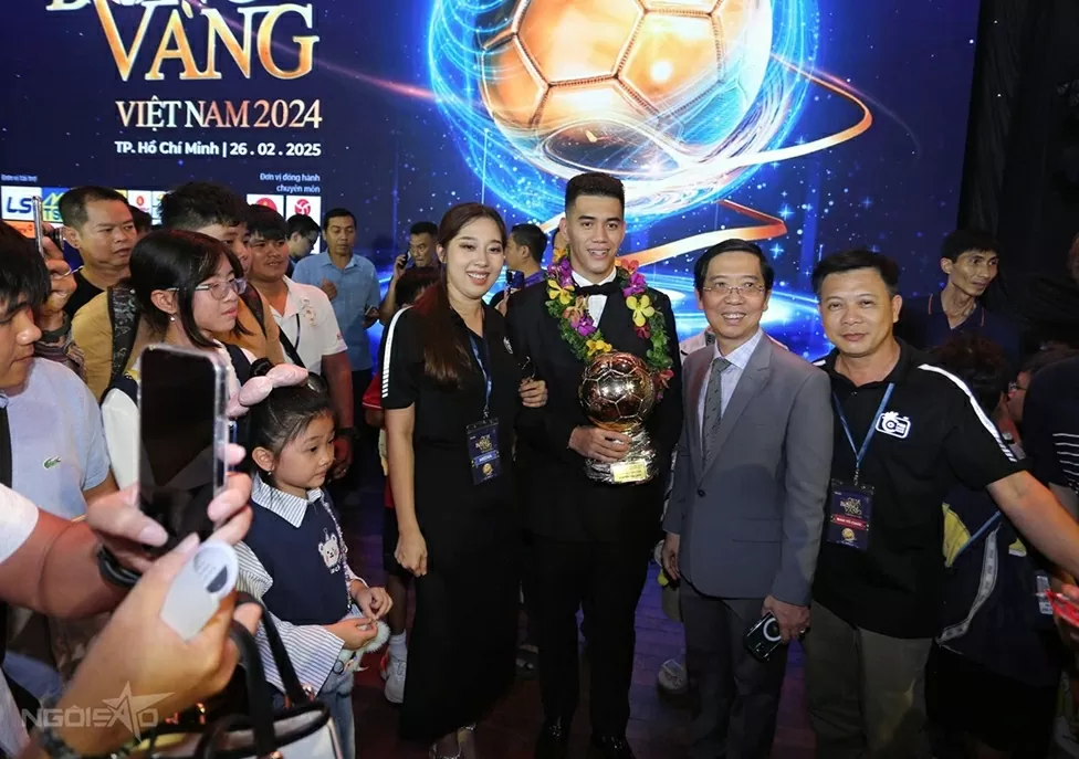 Nguyễn Tiến Linh dùng toàn bộ tiền thưởng giải Quả bóng vàng 2024 làm tiền thưởng