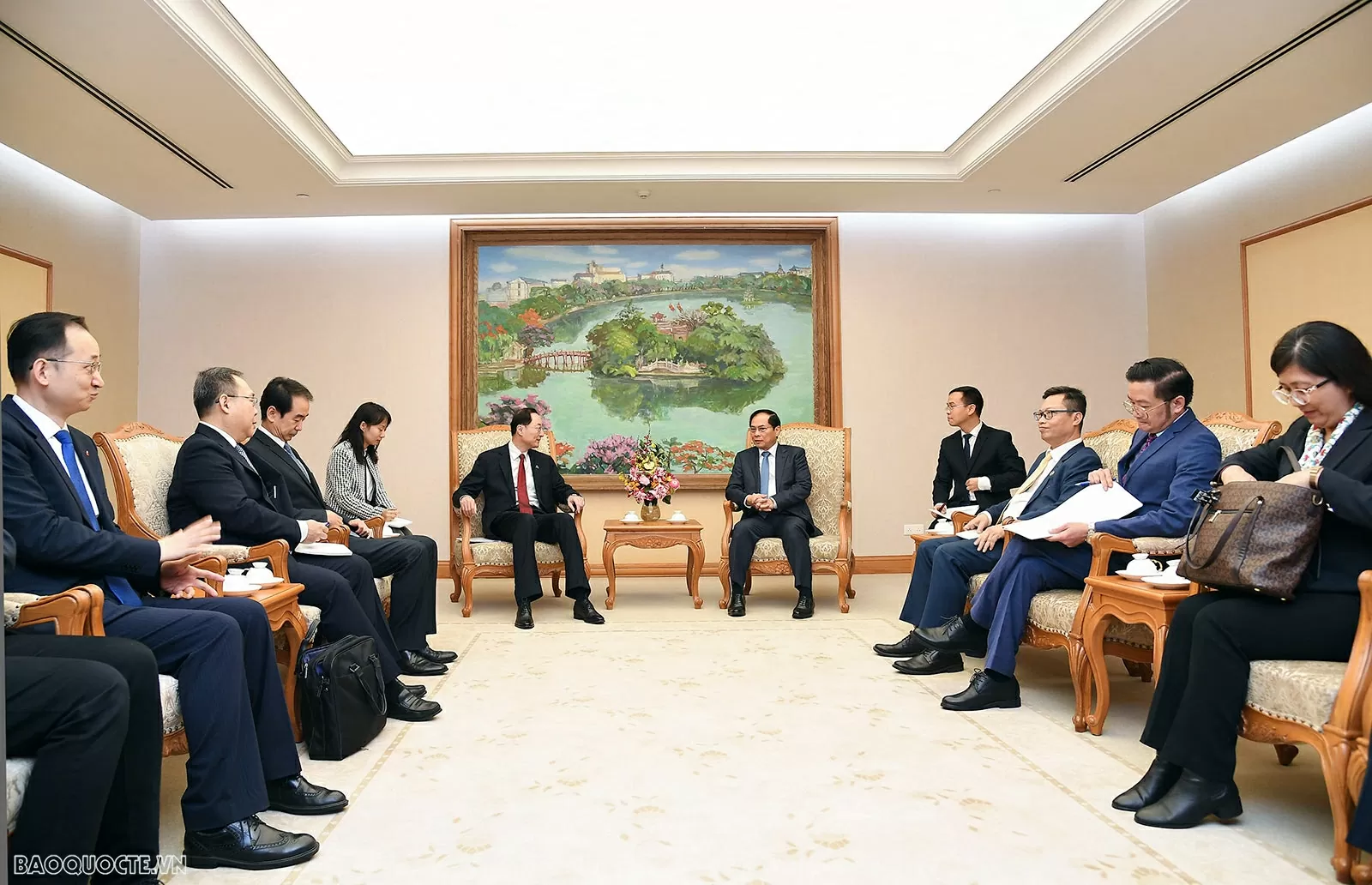 Phó Thủ tướng, Bộ trưởng Ngoại giao Bùi Thanh Sơn tiếp Thứ trưởng Ngoại giao Trung Quốc Tôn Vệ Đông