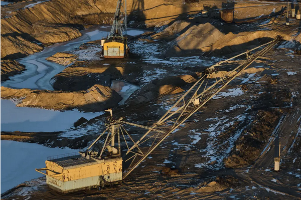 Khai thác đất hiếm tại khu vực Zhytomyr của Ukraine. Ảnh: The New York Times