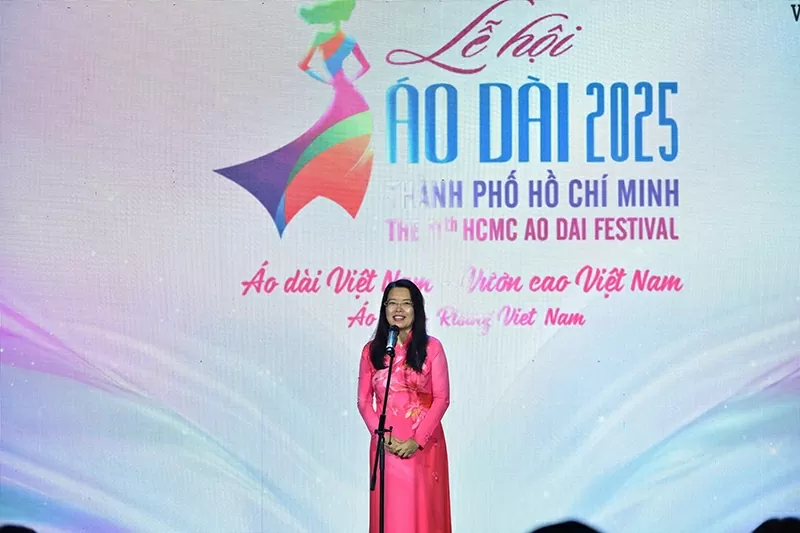 Bà Ánh Hoa, Giám đốc Sở Du lịch TP.HCM phát biểu Bà Ánh Hoa, Giám đốc Sở Du lịch TP.HCM phát biểu