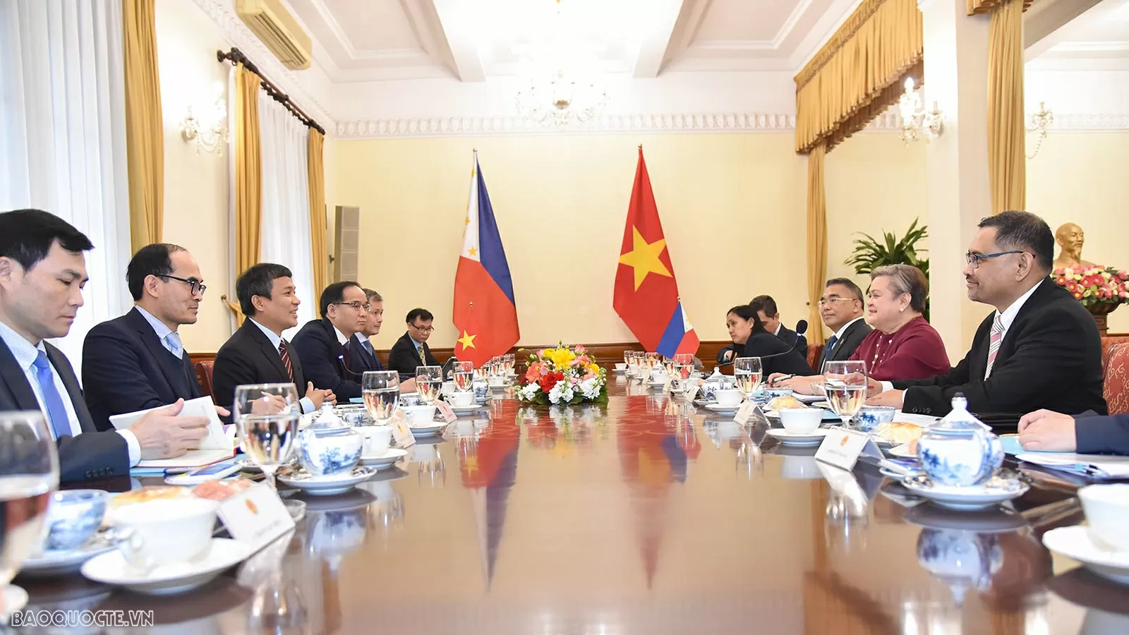 Việt Nam-Philippines trao đổi về các biện pháp thúc đẩy hợp tác song phương và chia sẻ về một số vấn đề trên biển Việt Nam-Philippines trao đổi về các biện pháp thúc đẩy hợp tác song phương và chia sẻ về một số vấn đề trên biển