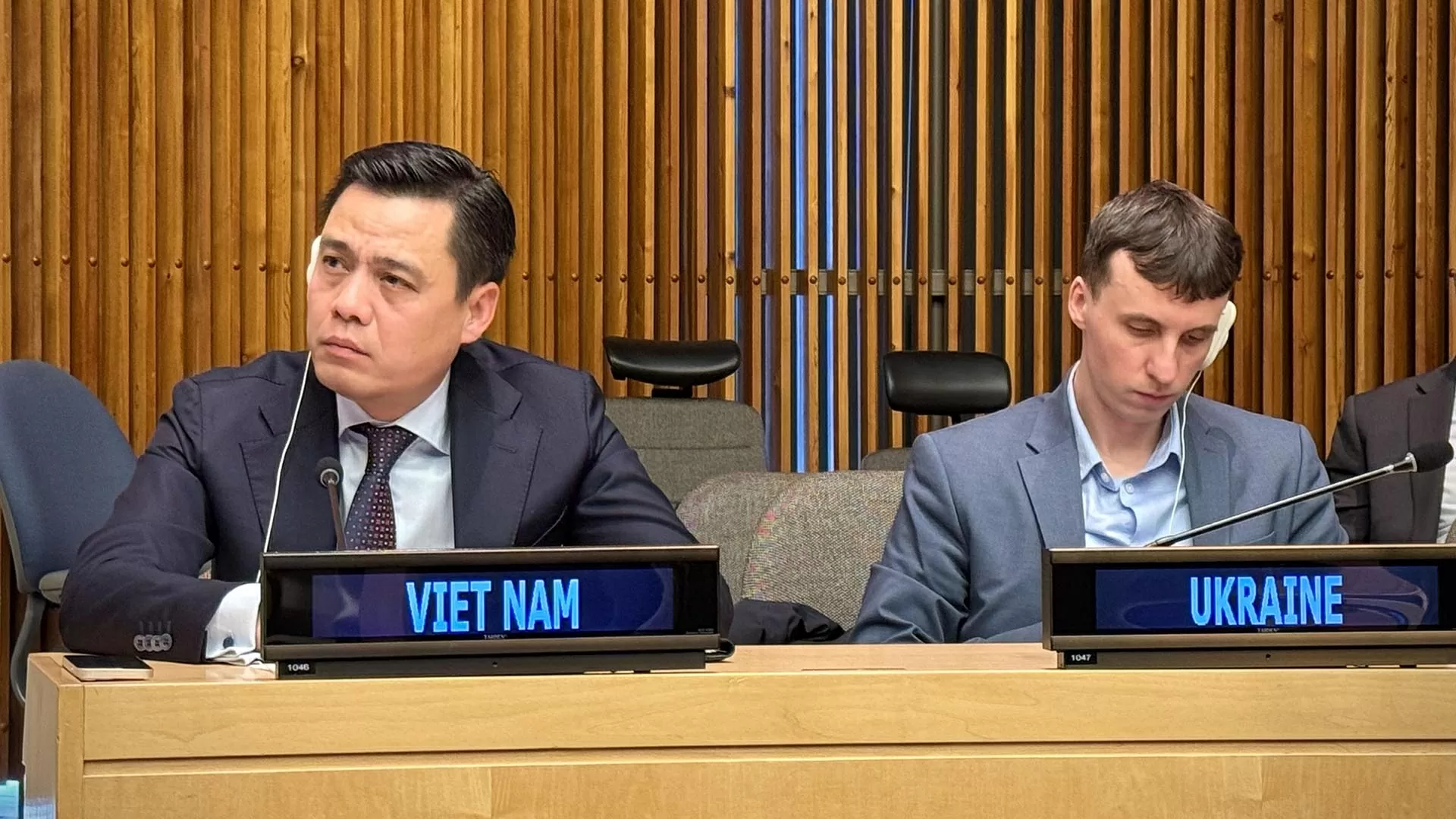 Việt Nam hợp tác chặt chẽ với các thành viên OIF đẩy mạnh thực hiện chương trình nghị sự của Liên hợp quốc về hoà bình và phát triển Việt Nam hợp tác chặt chẽ với các thành viên OIF đẩy mạnh thực hiện chương trình nghị sự của Liên hợp quốc về hoà bình và phát triển
