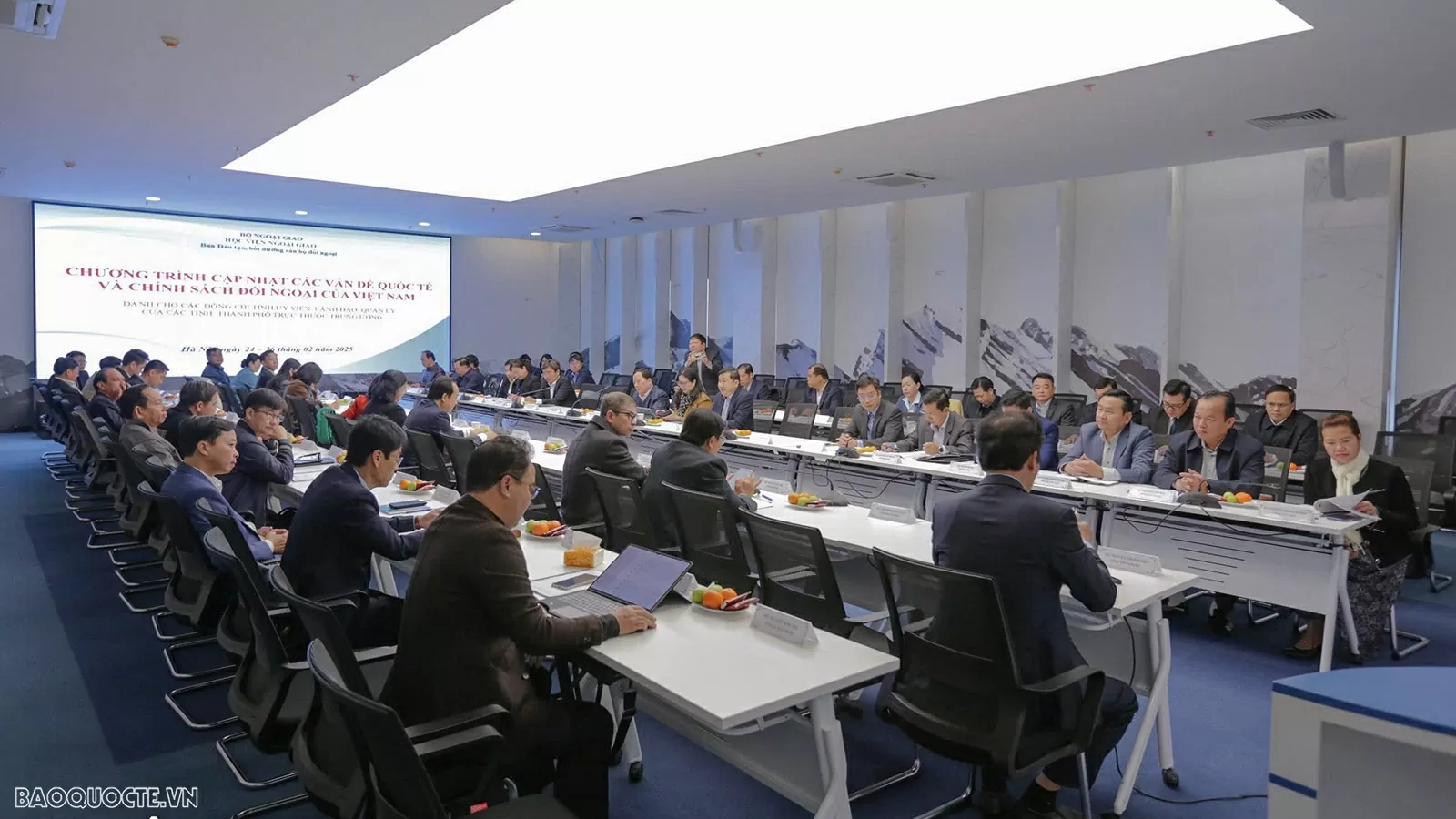 Chương trình ‘Cập nhật các vấn đề quốc tế và chính sách đối ngoại Việt Nam’ dành cho các lãnh đạo quản lý