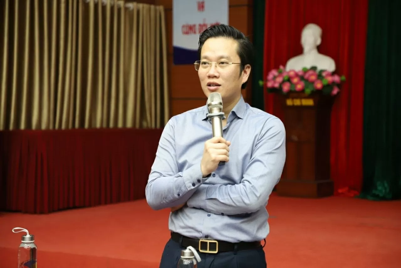 Quyền Chủ tịch Ủy ban TCĐLCL Quốc gia Hà Minh Hiệp chia sẻ tại Hội thảo Hội thảo chuyên môn tháng 2/2025 với chủ đề: Dẫn đầu chất lượng với tiêu chuẩn Halal.