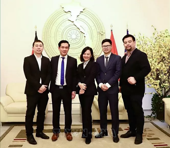 Ra mắt ban chấp hành Hiệp hội Doanh nghiệp trẻ Việt Nam tại châu Âu. Ảnh: Phương Hoa/TTXVN