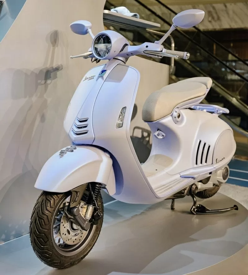 Cận cảnh Vespa 946 Snake bản đặc biệt ra mắt tại Việt Nam, giá 460 triệu đồng