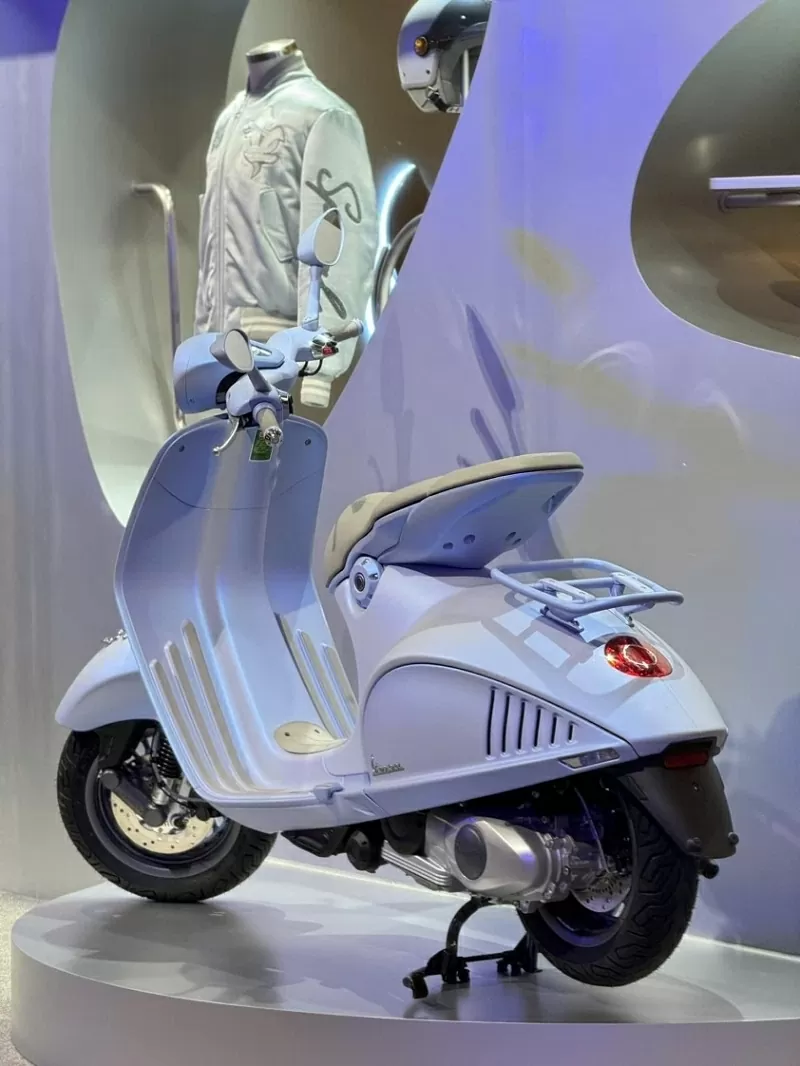 Cận cảnh Vespa 946 Snake bản đặc biệt ra mắt tại Việt Nam, giá 460 triệu đồng