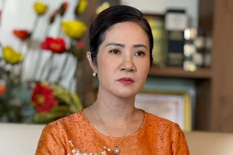Sau 35 năm gắn bó, NSƯT Nguyệt Hằng nghỉ việc ở nhà hát Tuổi trẻ