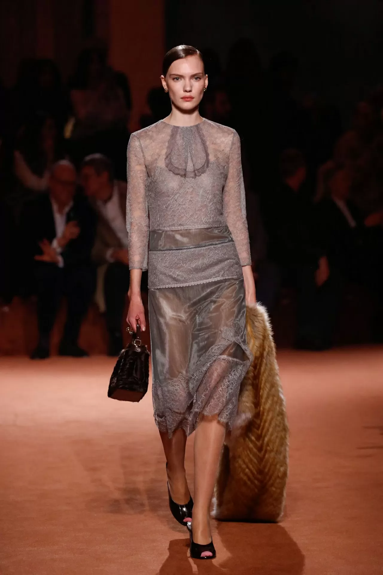 Những mẫu thiết kế độc lạ tại Tuần lễ thời trang Milan