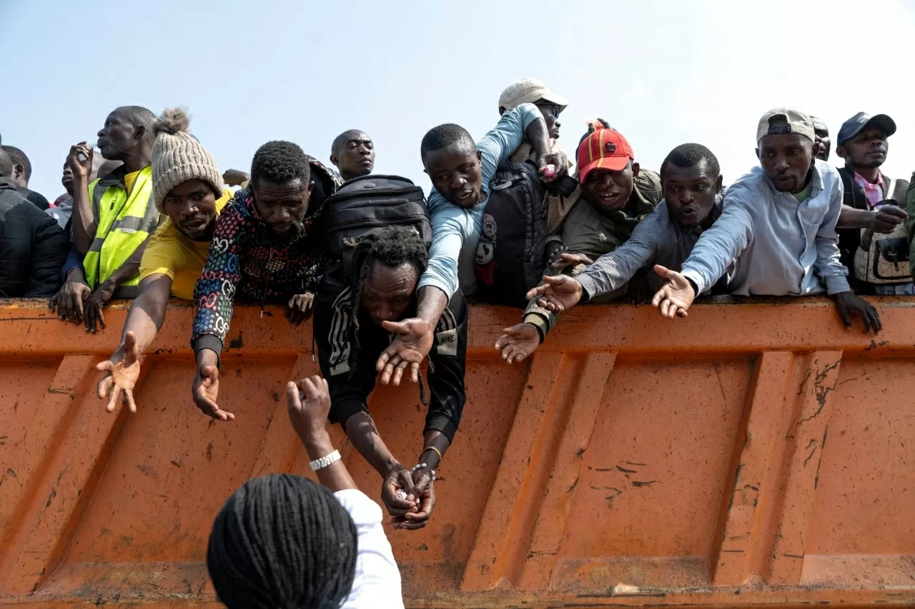 Ảnh ấn tượng: Nóng rẫy màn đấu khẩu giữa Tổng thống Mỹ-Ukraine, ông Zelensky ‘lỗ vốn’ ra về, Nga-Triều Tiên hợp tác mạnh mẽ