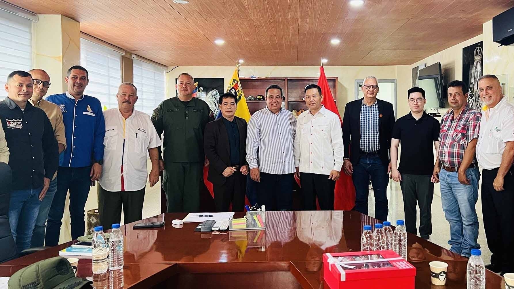 Việt Nam tăng cường hợp tác với các địa phương của Venezuela