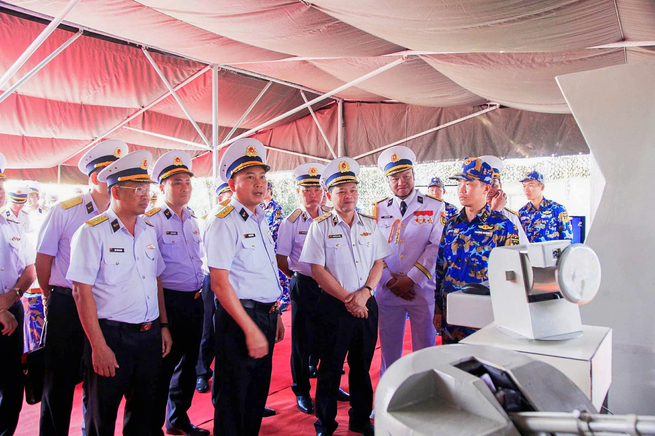 Các đơn vị Quân chủng Hải quân sôi nổi các hoạt động ra quân huấn luyện