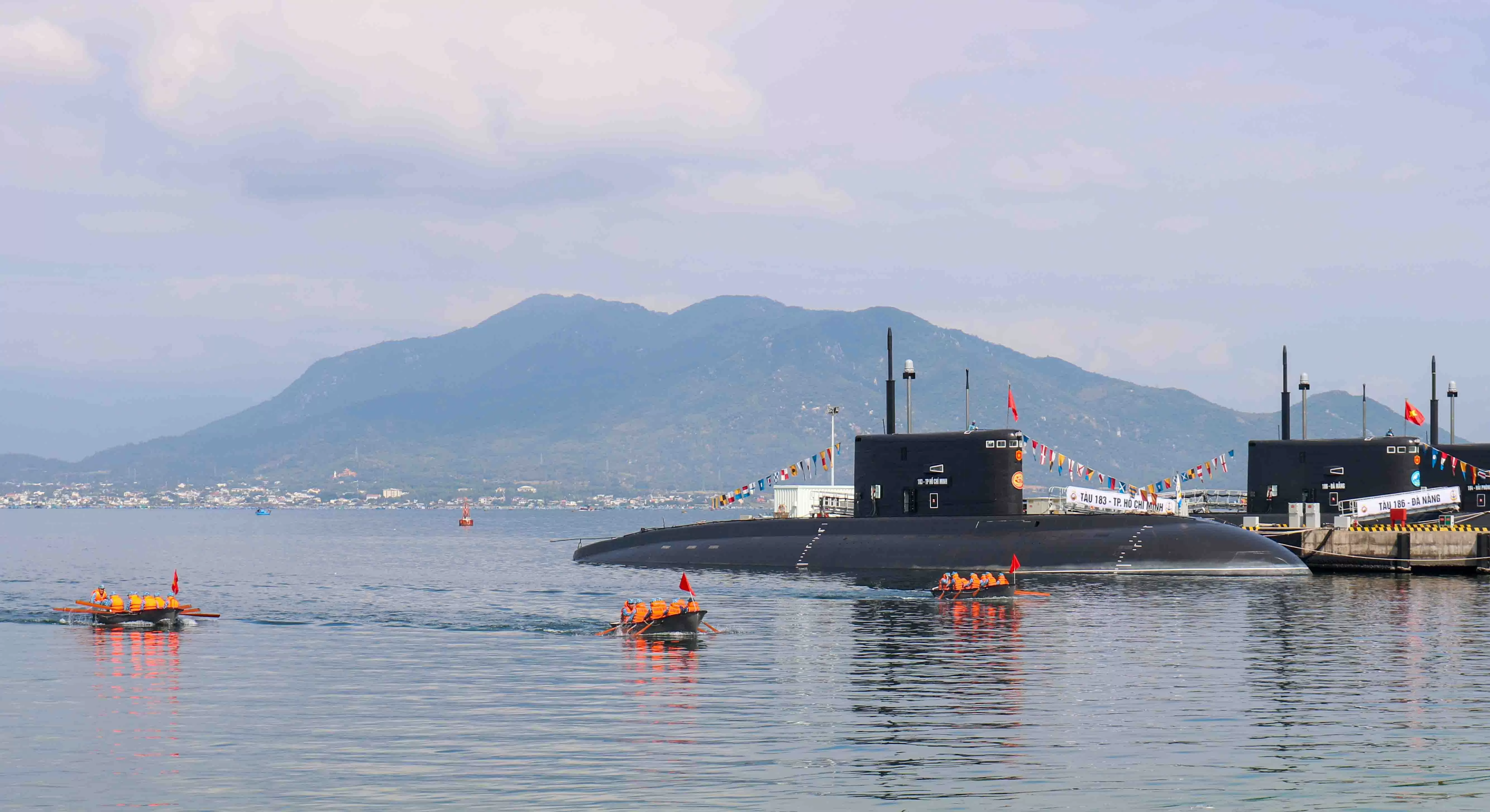 Các đơn vị Quân chủng Hải quân sôi nổi các hoạt động ra quân huấn luyện