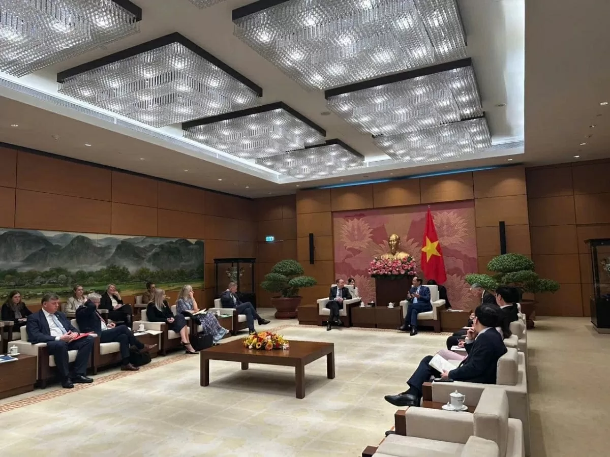 Đoàn Ủy ban Chính sách Đối ngoại Đan Mạch đã có cuộc họp với Ủy ban Quốc phòng, An ninh và Đối ngoại Quốc hội Việt Nam (Ảnh: ĐSQ Đan Mạch) Đoàn Ủy ban Chính sách Đối ngoại Đan Mạch đã có cuộc họp với Ủy ban Quốc phòng, An ninh và Đối ngoại Quốc hội Việt Nam (Ảnh: ĐSQ Đan Mạch)