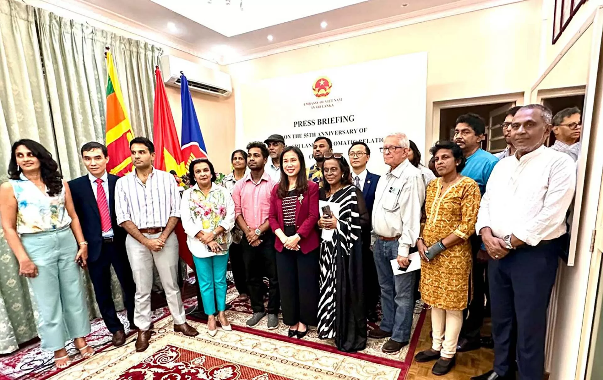 Đại sứ quán Việt Nam công bố chuỗi sự kiện kỷ niệm 55 năm quan hệ ngoại giao Việt Nam-Sri Lanka Đại sứ quán Việt Nam công bố chuỗi sự kiện kỷ niệm 55 năm quan hệ ngoại giao Việt Nam-Sri Lanka