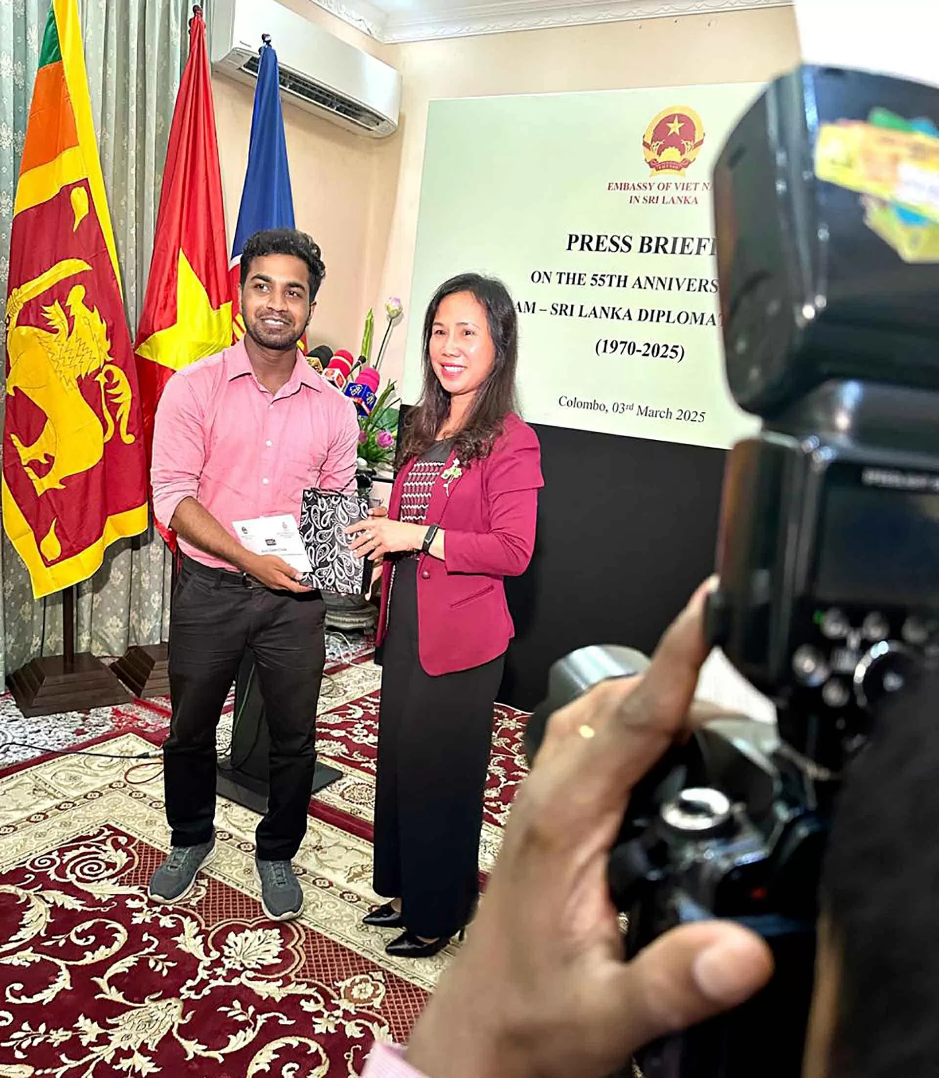 Đại sứ quán Việt Nam công bố chuỗi sự kiện kỷ niệm 55 năm quan hệ ngoại giao Việt Nam-Sri Lanka Đại sứ quán Việt Nam công bố chuỗi sự kiện kỷ niệm 55 năm quan hệ ngoại giao Việt Nam Sri Lanka