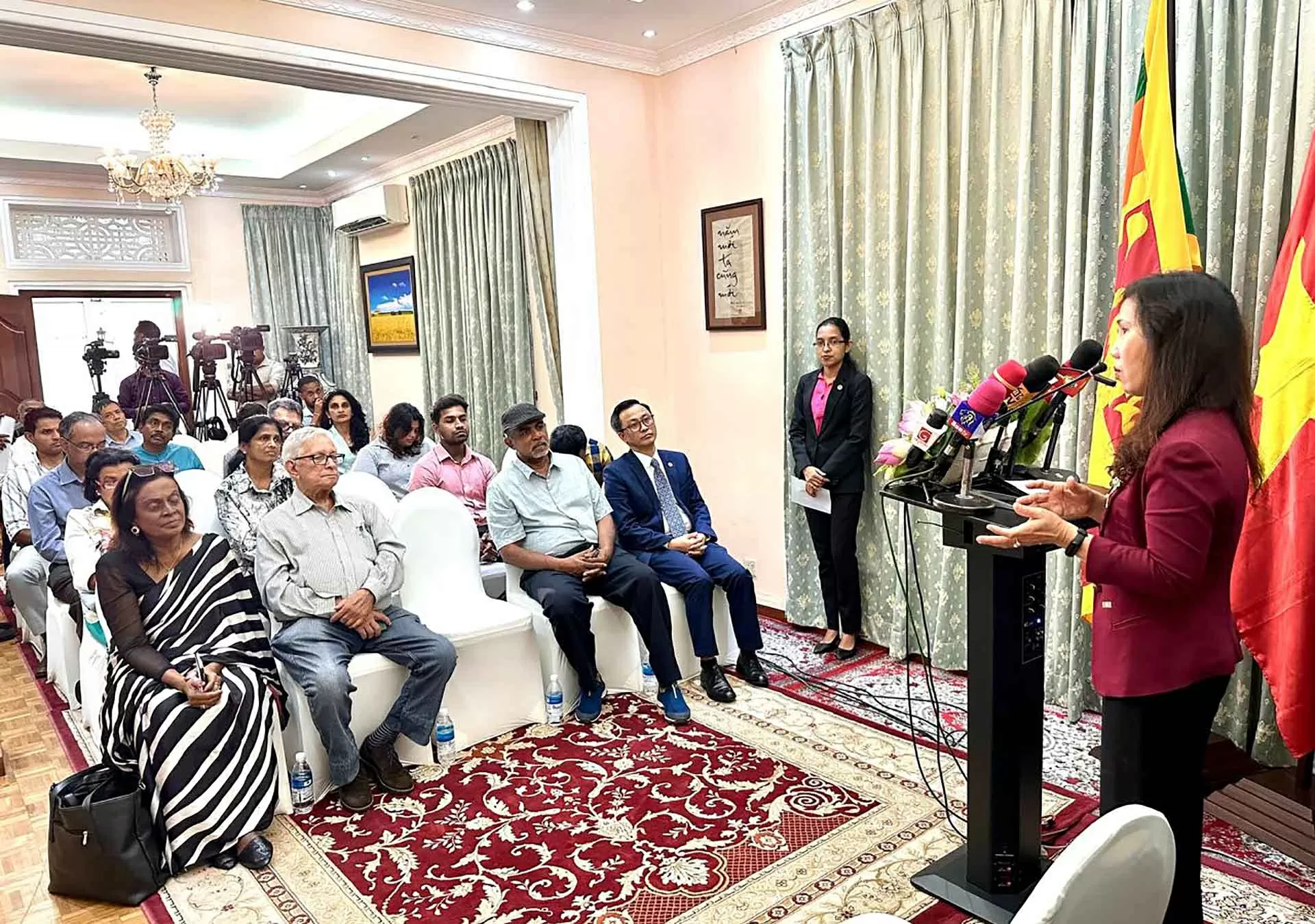 Đại sứ quán Việt Nam công bố chuỗi sự kiện kỷ niệm 55 năm quan hệ ngoại giao Việt Nam-Sri Lanka Đại sứ quán Việt Nam công bố chuỗi sự kiện kỷ niệm 55 năm quan hệ ngoại giao Việt Nam-Sri Lanka