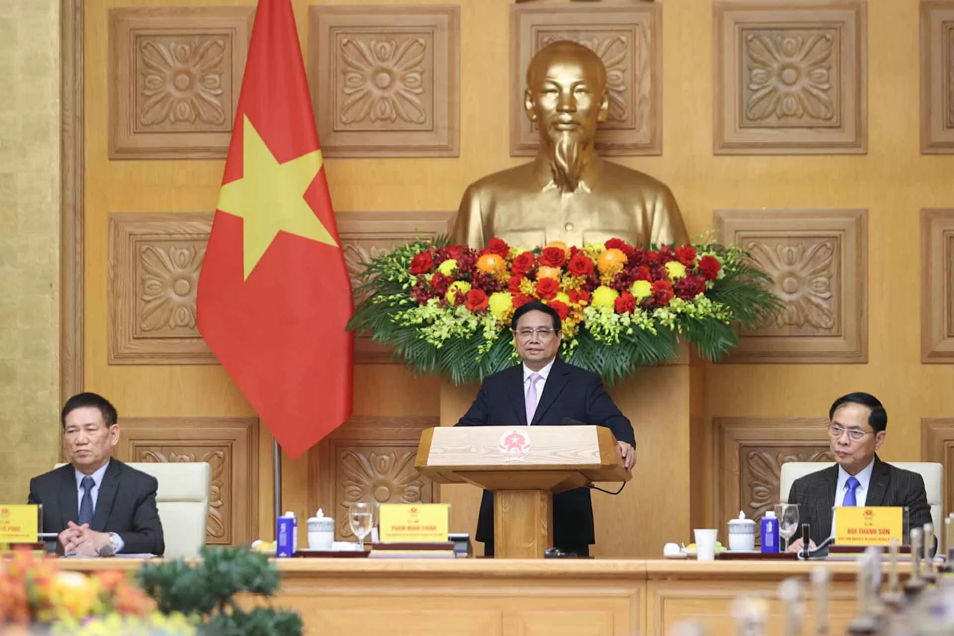 Thủ tướng Phạm Minh Chính chủ trì tọa đàm với các doanh nghiệp ASEAN tại Việt Nam