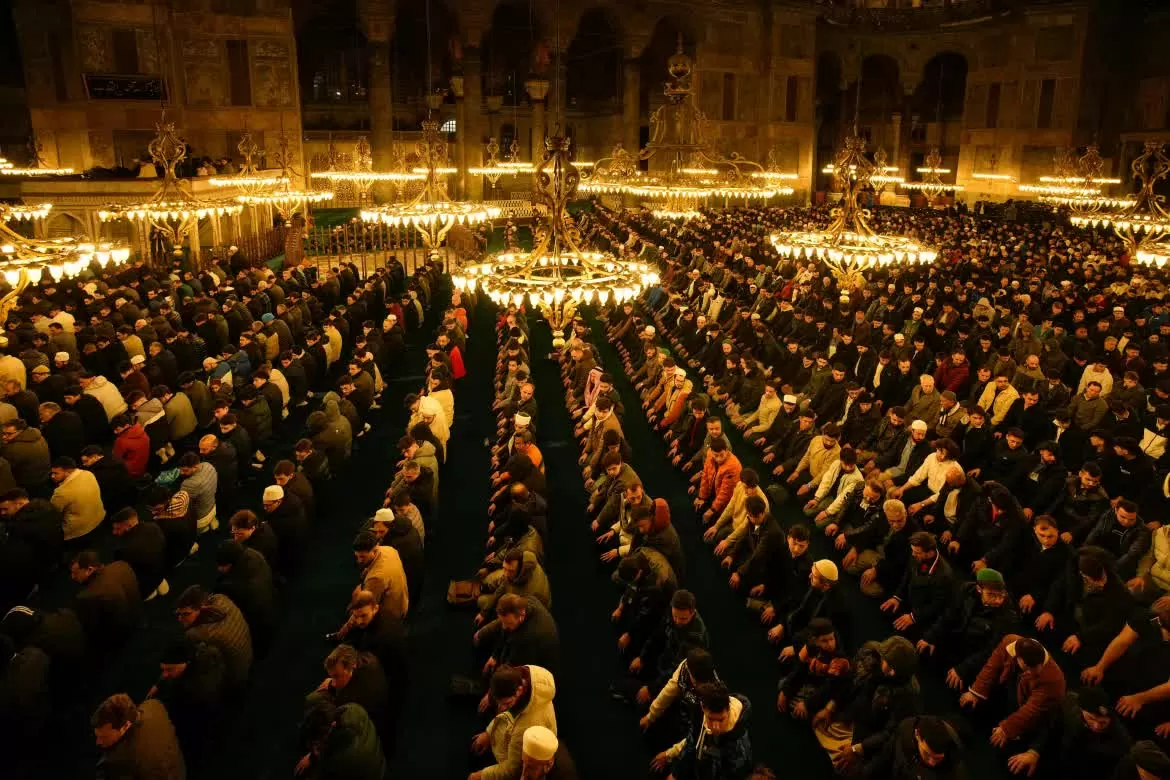 Hàng triệu tín đồ Hồi giáo chào đón tháng lễ Ramadan Hàng triệu tín đồ Hồi giáo chào đón tháng lễ Ramadan