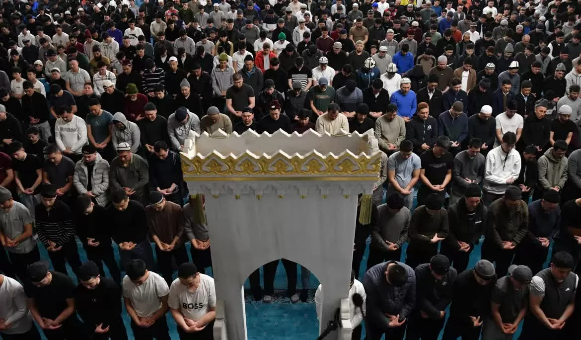 Hàng triệu tín đồ Hồi giáo chào đón tháng lễ Ramadan Hàng triệu tín đồ Hồi giáo chào đón tháng lễ Ramadan