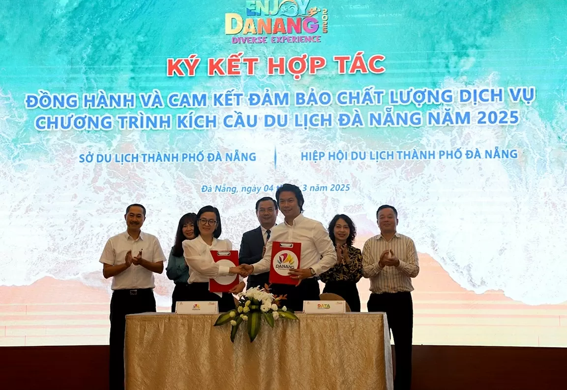 Ký kết hợp tác giữa Sở Du lịch Đà Nẵng và Hiệp hội Du lịch Đà Nẵng về việc đồng hành và cam kết đảm bảo chất lượng dịch vụ. Ảnh: TITC Ký kết hợp tác giữa Sở Du lịch Đà Nẵng và Hiệp hội Du lịch Đà Nẵng về việc đồng hành và cam kết đảm bảo chất lượng dịch vụ. Ảnh: TITC
