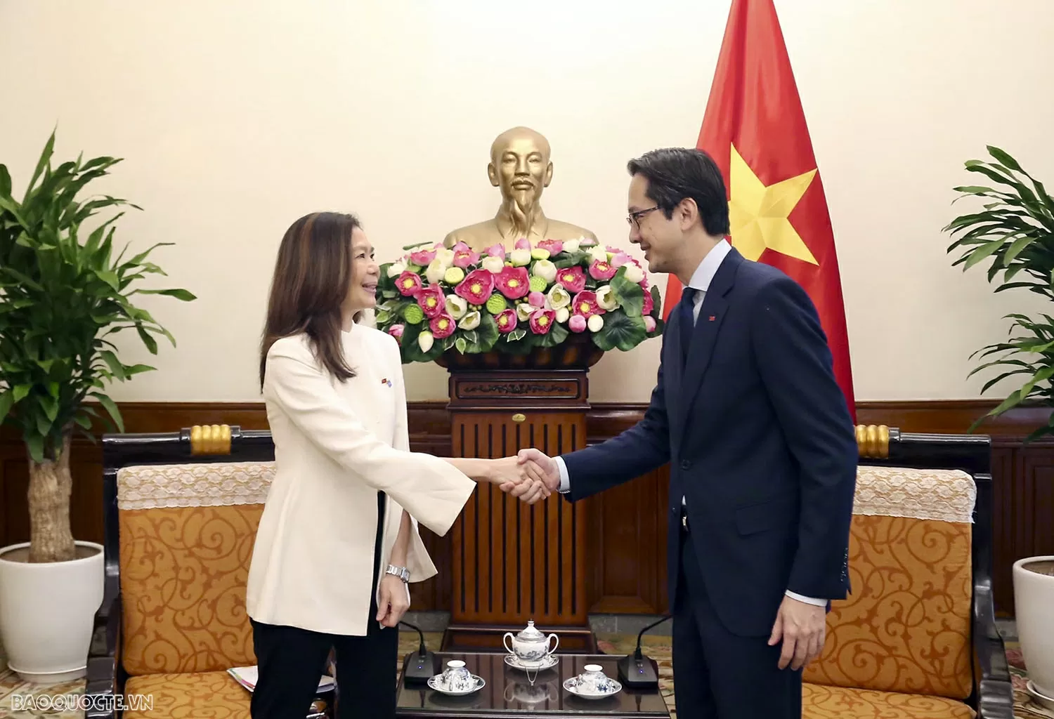 Thứ trưởng Ngoại giao Đỗ Hùng Việt tiếp Điều phối viên Liên hợp quốc tại Việt Nam Thứ trưởng Ngoại giao Đỗ Hùng Việt tiếp Điều phối viên Liên hợp quốc tại Việt Nam