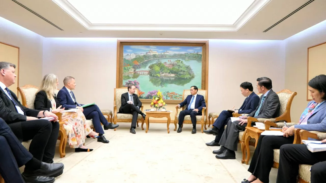 Phó Thủ tướng, Bộ trưởng Bùi Thanh Sơn đề nghị hai nước tăng cường hợp tác hiệu quả trong lĩnh vực chuyển đổi xanh và phát triển bền vững