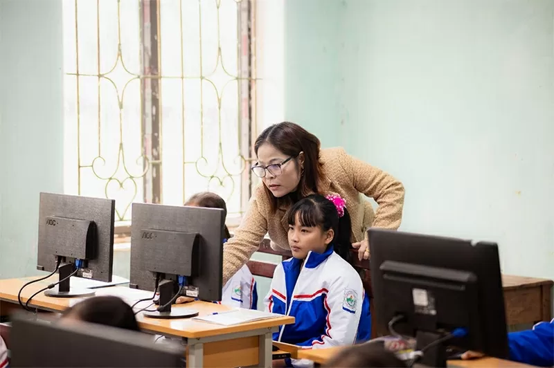 Giáo viên đồng hành cùng học sinh từng bước xây dựng kỹ năng tự học trong thời đại số Giáo viên đồng hành cùng học sinh từng bước xây dựng kỹ năng tự học trong thời đại số