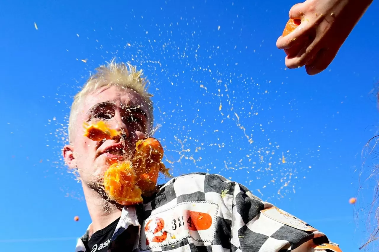 Lễ hội ném cam náo nhiệt ở Italy Lễ hội ném cam náo nhiệt ở Italy