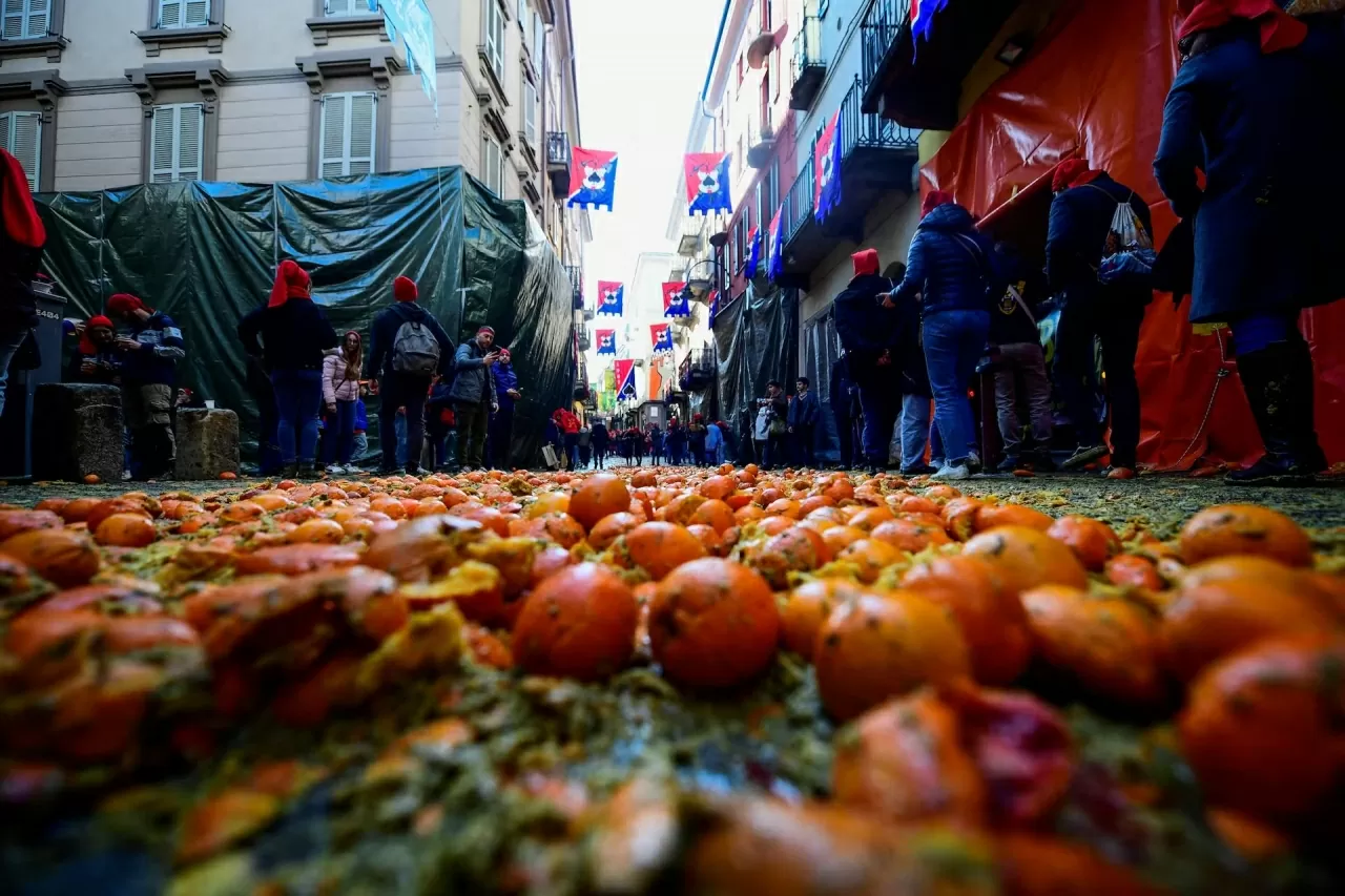 Lễ hội ném cam náo nhiệt ở Italy Lễ hội ném cam náo nhiệt ở Italy